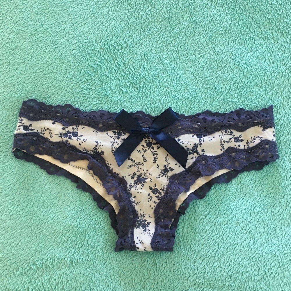 Blue floral panty